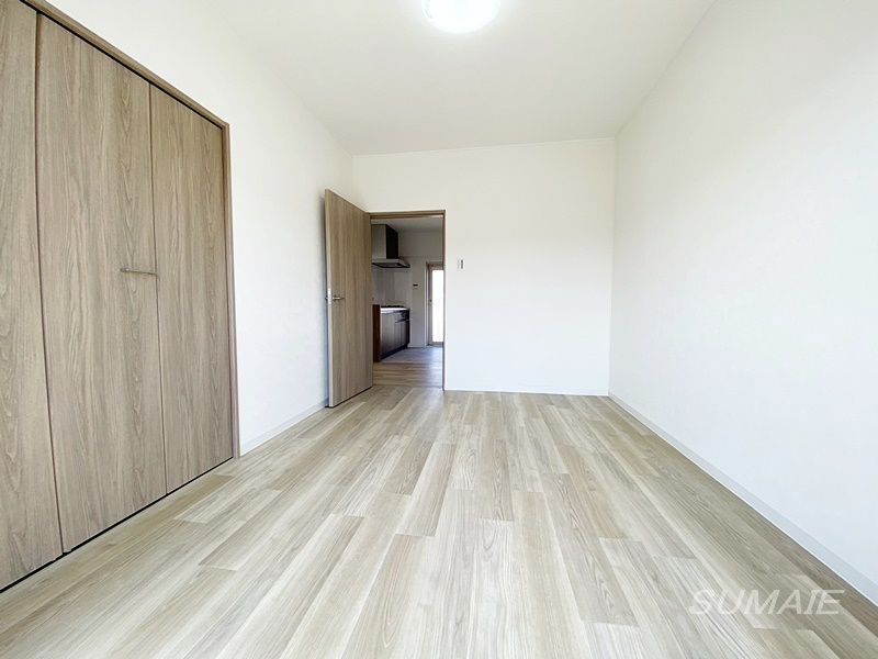 谷津遊園ハイツ　K棟の洋室|5.6帖の居室です☆