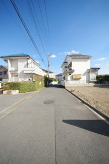 【前面道路含む現地写真】