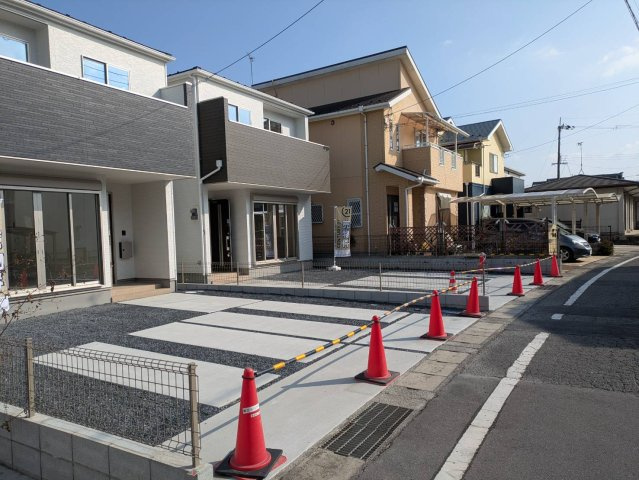 栗東市小柿2丁目新築戸建1号地の前面道路含む現地写真