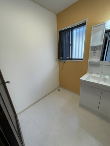 豊岡町長田　中古住宅の洗面所