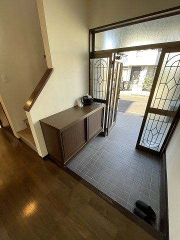 豊岡町長田　中古住宅の玄関