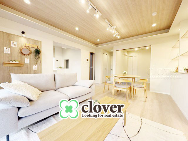 【居間・リビング】 | フラッツ鷺ノ宮 | くつろぎの空間であるLDKの様子。安心してくつろげるよう派手さは控えて、さりとて地味すぎもせず、あなたの生活を彩ってくれます。～即日のご見学可能～　お問合せはお気軽にどうぞ。
