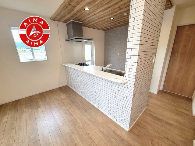 福岡市西区今宿上ノ原第1-7棟（4号棟）の内観：施工例|キッチンから立ち込める香りが今日の料理を期待させます。