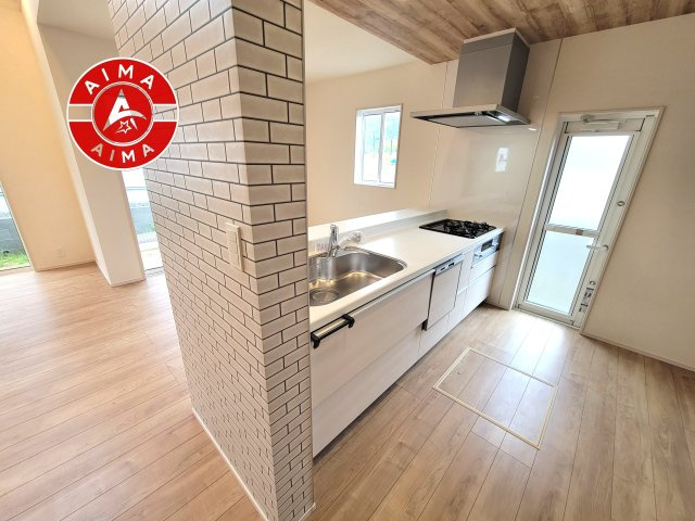 福岡市西区今宿上ノ原第1-7棟（4号棟）の内観：施工例|ダイニングテーブルへの配膳がラクラク、お料理はかどるカウンター付きシステムキッチン！