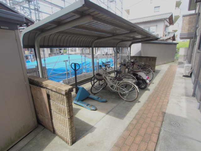 エーデルハイムの駐車場