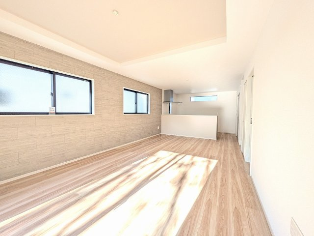 八王子市　緑町　新築一戸建て　９期の内装|～19.5帖の明るく開放感のあるLDK、家族団欒の時間をお過ごしいただけます～