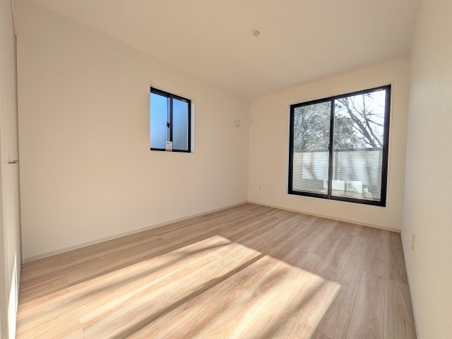 八王子市　緑町　新築一戸建て　９期の子供部屋|～2階バルコニーに面している6.4帖の洋室です～