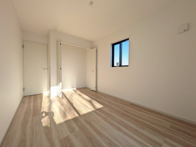 八王子市　緑町　新築一戸建て　９期の収納|～収納力の高いクローゼット完備～