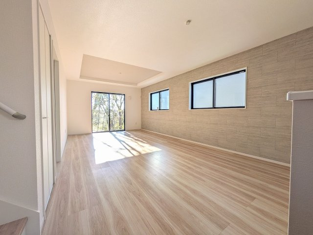 八王子市　緑町　新築一戸建て　９期の居間・リビング|～19.5帖の明るく開放感のあるLDK、家族団欒の時間をお過ごしいただけます～