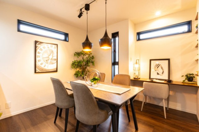 【居間・リビング】 | マイタウン佐井寺プレミアム◇◆全8区画◇◆モデルハウス◇◆ | 【同社施工例写真】
広々21.2帖のＬＤＫ！
LDKには、床暖房3か所標準で付いています♪