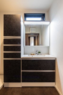 【キッチン】 | マイタウン佐井寺プレミアム◇◆全8区画◇◆モデルハウス◇◆ | 【同社施工例写真】
カップボード標準設置♪