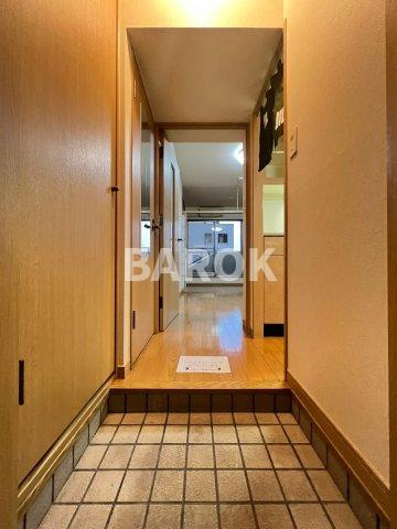 福岡市中央区那の川２丁目の賃貸マンションの玄関