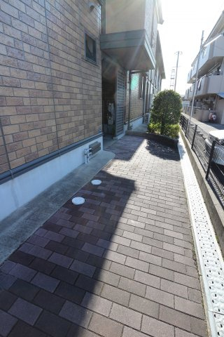 ボナール白水　2棟のエントランス