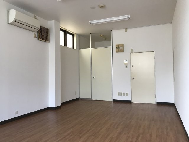 賀山ビルの内装