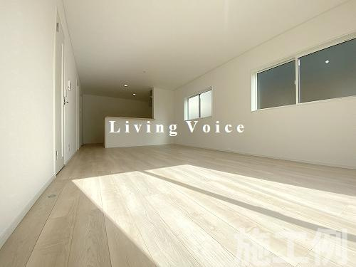 【居間・リビング】 | 【仲介手数料０円】相模原市南区新戸第16　新築一戸建て　全2棟 | 相模原市南区新戸第16　新築一戸建て　全2棟