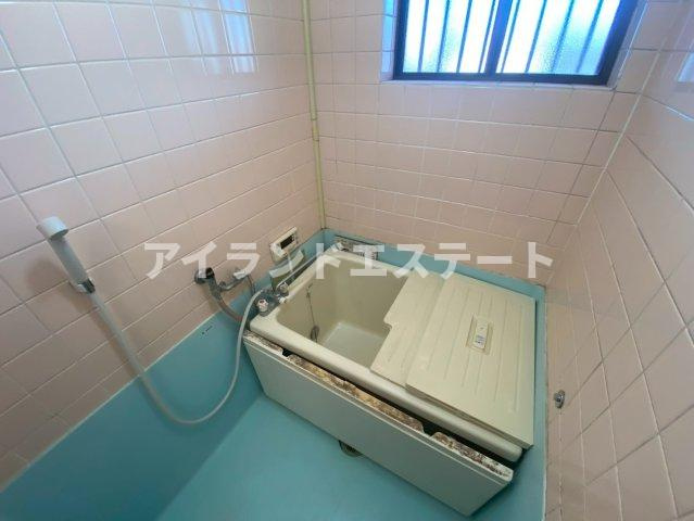 ハイム清芳　宅配BOX　陽当たり良好　バストイレ別の浴室