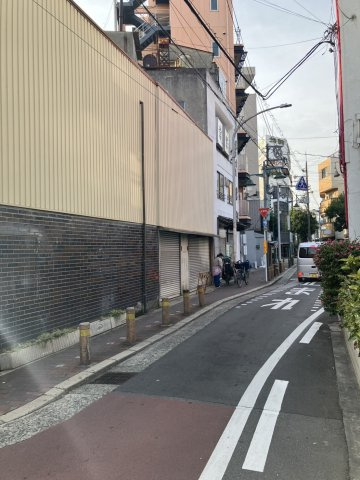 旭区新森三丁目の前面道路含む現地写真
