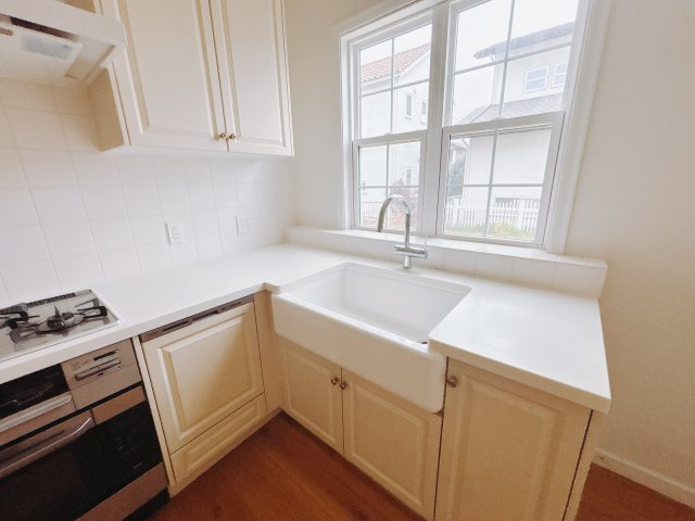 【中古戸建】高崎市下之城町のキッチン|■キッチン｜全スライド式収納キッチン♪お皿や鍋の出し入れもラクラクです（＾＾）！