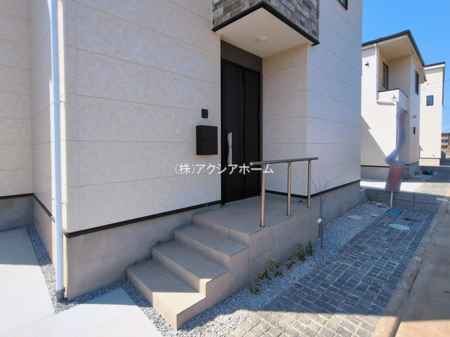 所沢市上安松・全8棟　新築一戸建　4号棟　の玄関