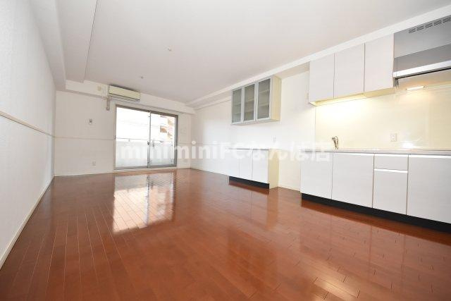 ロイヤルパークス桃坂の居間・リビング