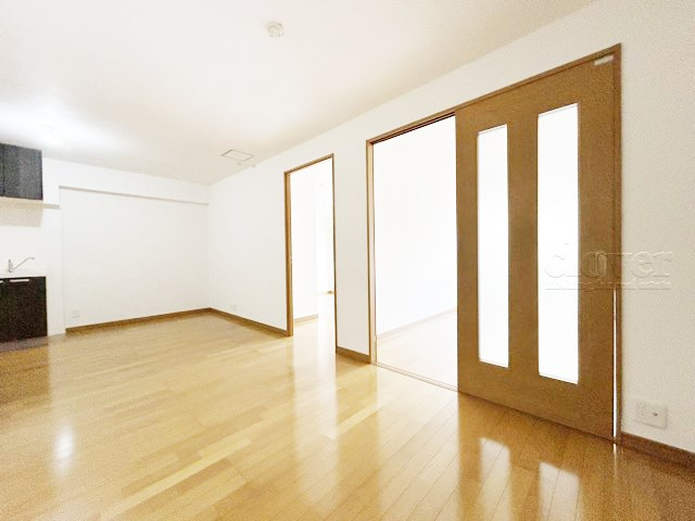 【ダイニング】 | 常盤台グリーンハイツ | 広くスペースをとってあるLDK。この空間に、どのように家具を配置していくのかを考えるのが、住宅購入時のなによりの楽しみです。～即日のご見学可能～　お問合せはお気軽にどうぞ。