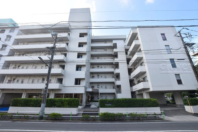 【外観】 | 常盤台グリーンハイツ | 手入れの行き届いた外壁やエントランスなど、「見ればわかる」レベルで清潔感を保ったマンションです。築年数を感じさせない姿で皆様をお出迎えします。～即日のご見学可能～　お問合せはお気軽にどうぞ。
