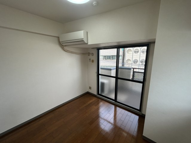 ダイナコート久留米駅前の居間・リビング