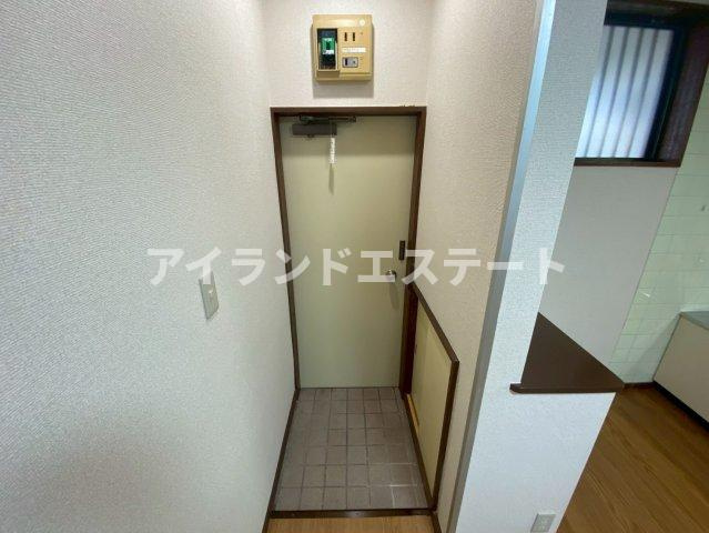 ハイム清芳　宅配BOX　陽当たり良好　独立洗面台の玄関