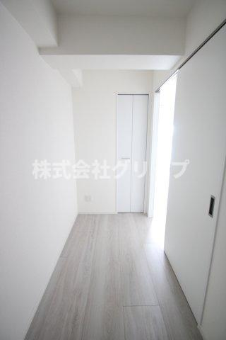 リヴシティ横濱末吉町弐番館の洋室