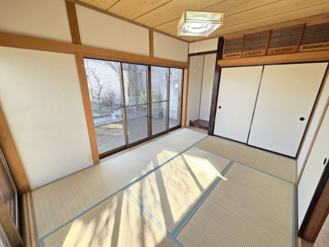 みどり市笠懸町阿左美　中古住宅の和室|1階6帖の和室です。

