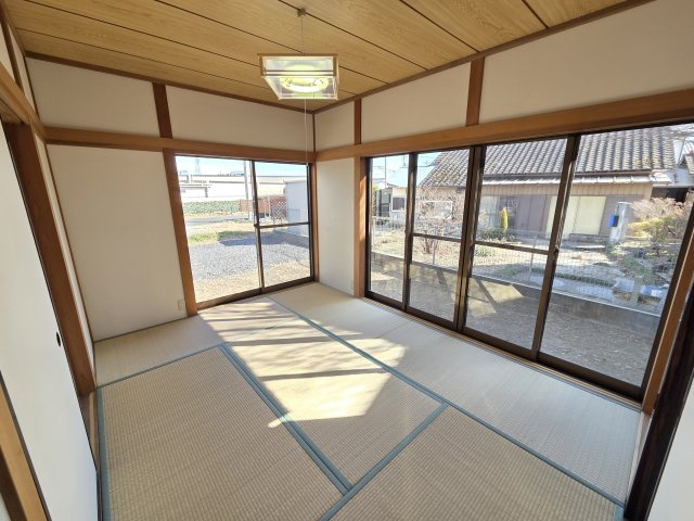 みどり市笠懸町阿左美　中古住宅の和室|1階6帖の和室です。