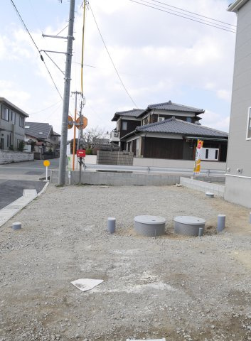 小郡市二森　オール電化１号棟　アーネストワンの駐車場