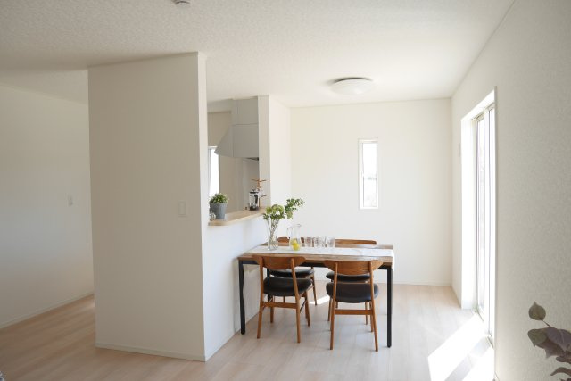 小郡市二森　オール電化１号棟　アーネストワンの庭