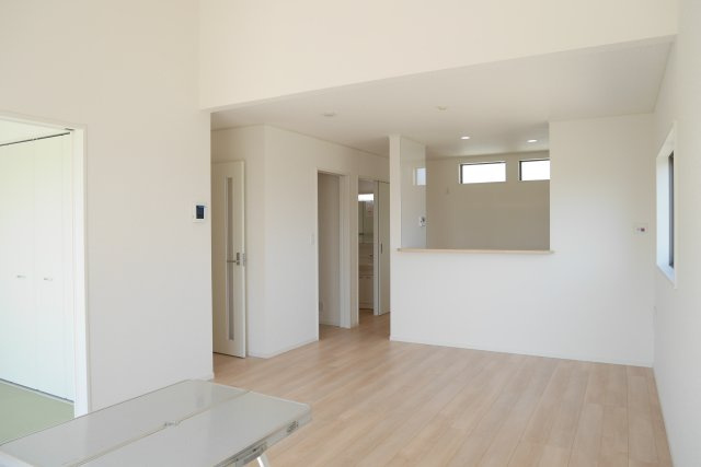 小郡市二森　オール電化１号棟　アーネストワンの前面道路含む現地写真