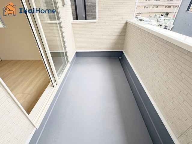 神戸市西区王塚台第6　3号棟　新築戸建のバルコニー|【ホームページに現地動画掲載中】●年中無休：当日予約可●広々インナーバルコニーで急な雨も安心です♪