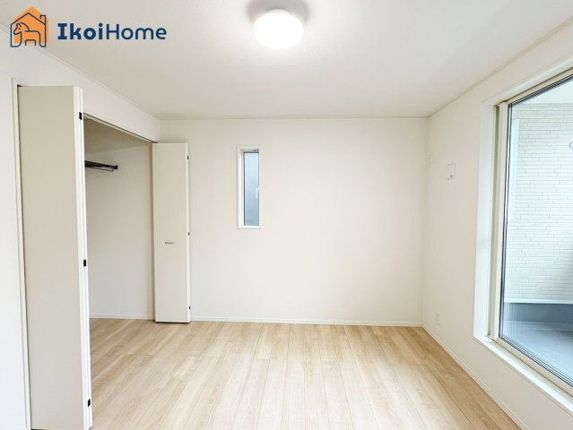 神戸市西区王塚台第6　3号棟　新築戸建のその他|【ホームページに現地動画掲載中】●年中無休：当日予約可●2階洋室です。二面採光の明るい空間です！