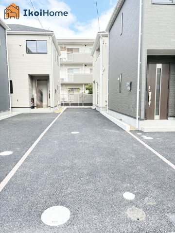 神戸市西区王塚台第6　3号棟　新築戸建の前面道路含む現地写真|【ホームページに現地動画掲載中】●年中無休：当日予約可●出合小学校徒歩15分、王塚台中学校徒歩8分！