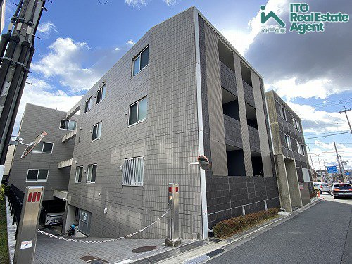 コンフォールヒルズ衣笠金閣寺道の外観