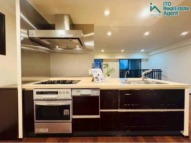 コンフォールヒルズ衣笠金閣寺道のキッチン