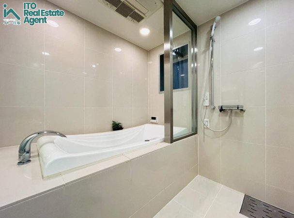 コンフォールヒルズ衣笠金閣寺道の浴室