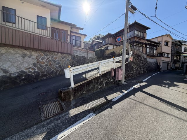 熱海市　桜町の前面道路含む現地写真