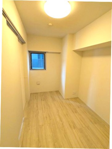 CLARITIA文京湯島の設備|リビングに面した5帖洋室です
インターネット無料
エアコン・照明・クローゼット付きです
7階以上は隣の号室と接していない独立したプライバシー確保されたお部屋です