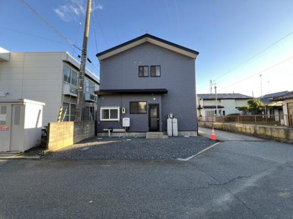 いわき市小名浜字林ノ上　中古戸建の前面道路含む現地写真