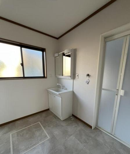 いわき市小名浜字林ノ上　中古戸建の独立洗面台