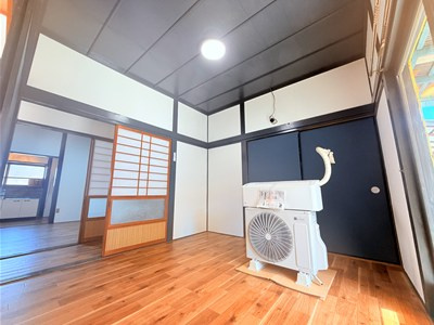 忠見貸家の居間・リビング