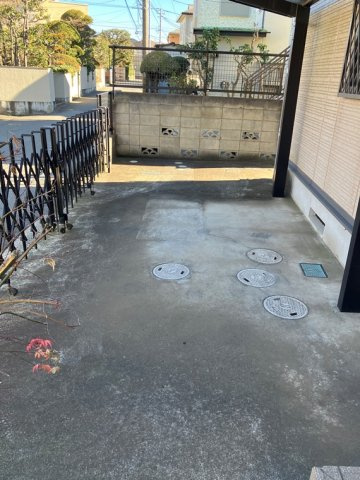 中山戸建の駐車場