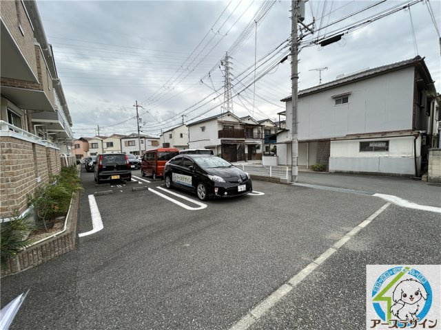ミニョンⅤ番館の駐車場