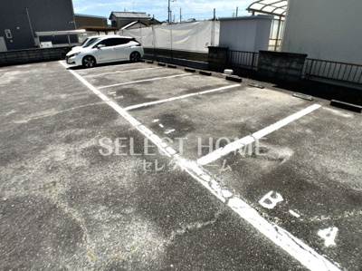 【駐車場】 | 第2三浦ハイツ | 駐車場に車を止められます
