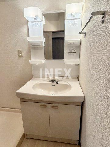 横浜市南区白金町１丁目の賃貸マンションの洗面所|洋室