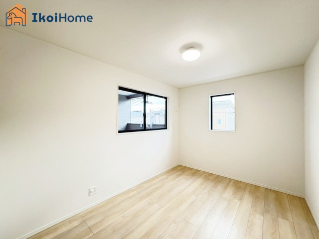 神戸市西区王塚台第6　4号棟　新築戸建の寝室|【ホームページに現地動画掲載中】●年中無休：当日予約可●2階洋室です。二面採光の明るい空間です！